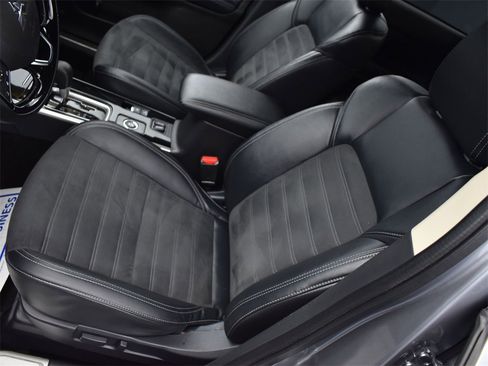 Used 2019 Mitsubishi Outlander SE image 8