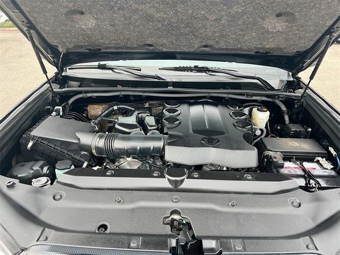 Used 2024 Toyota 4Runner SR5 image 28