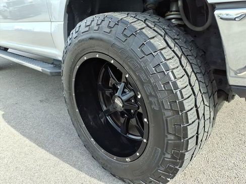 Used 2018 Ford F150 XLT w/ Equipment Group 302A Luxury image 4