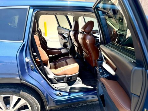 Used 2022 Subaru Ascent Touring AWD/4WD image 12