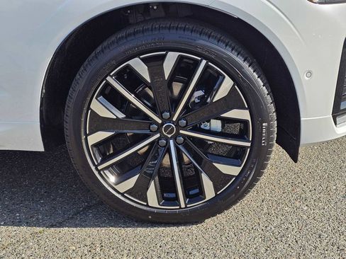 New 2026 Volvo XC60 B5 Ultra w/ Climate Package AWD/4WD image 9