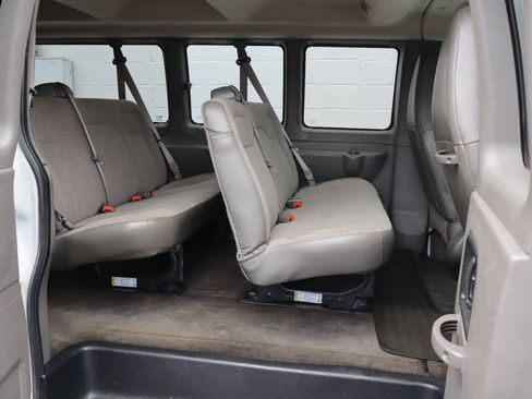 Used 2017 Chevrolet Express 3500 LT w/ LT Preferred Equipment Group RWD image 5
