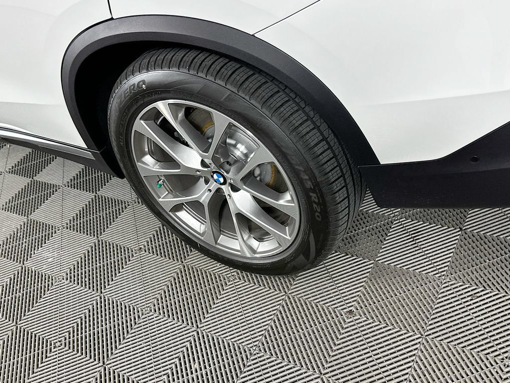 Used 2026 BMW X5 xDrive50e AWD/4WD image 39