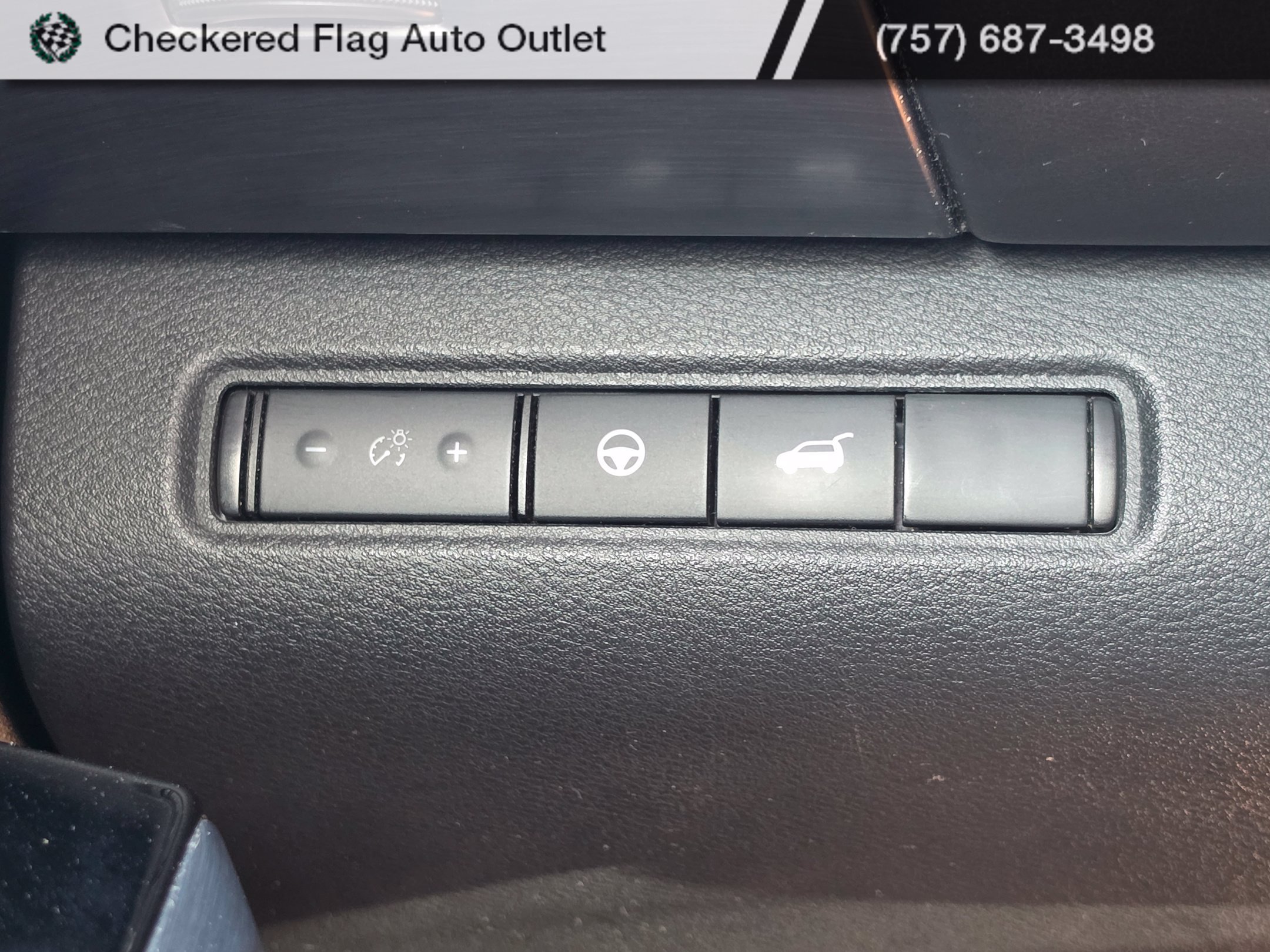 Used 2022 Nissan Pathfinder SL w/ SL Black Package FWD image 10