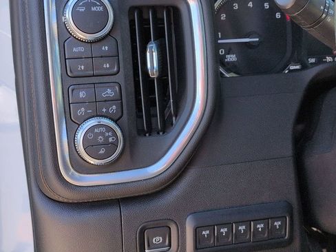 Certified 2023 GMC Sierra 2500 AT4 w/ AT4 Preferred Package image 14