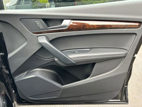 Used 2020 Audi Q5 2.0T Premium Plus w/ Premium Plus Package image 25