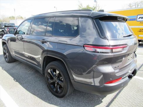 Used 2024 Jeep Grand Cherokee L Laredo image 3