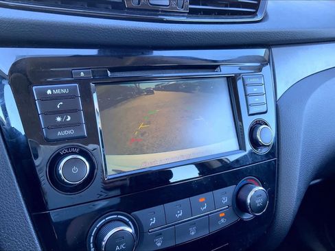 Used 2022 Nissan Rogue Sport S image 26