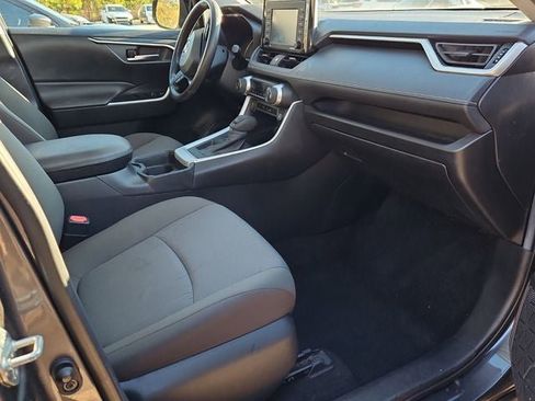 Used 2021 Toyota RAV4 XLE image 12