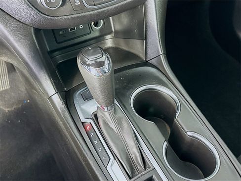 Used 2020 Chevrolet Equinox LT image 16