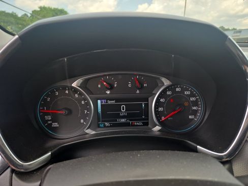 Used 2018 Chevrolet Equinox Premier FWD image 19