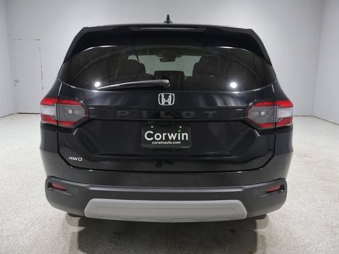 Used 2025 Honda Pilot EX-L image 3