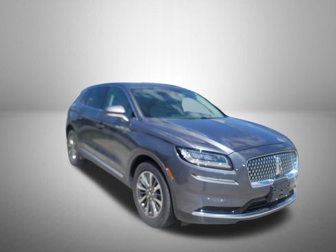 Used 2023 Lincoln Nautilus Reserve AWD/4WD image 2