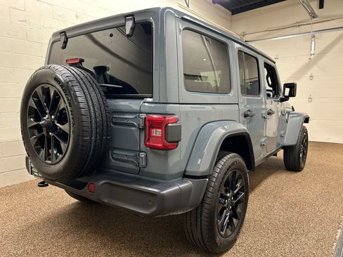 Used 2025 Jeep Wrangler Unlimited Sahara w/ Safety Group AWD/4WD image 2