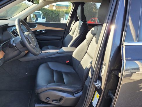 Certified 2023 Volvo XC90 B5 Plus w/ Protection Package Premier image 9