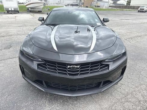Used 2022 Chevrolet Camaro LT RWD image 2