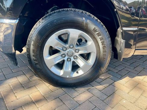 Used 2024 RAM 1500 Laramie image 10