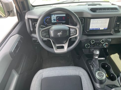 Used 2023 Ford Bronco 4-Door w/ Sasquatch Package AWD/4WD image 2