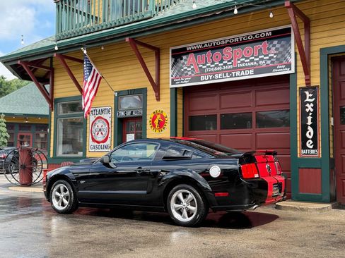 Used 2006 Ford Mustang GT RWD image 10