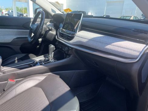 Used 2022 Jeep Compass Latitude w/ Convenience Group AWD/4WD image 31