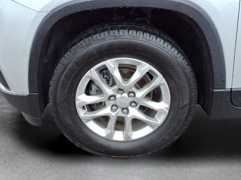 Used 2020 Chevrolet Traverse LT FWD image 10
