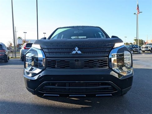 Used 2023 Mitsubishi Outlander SE Black Edition image 9