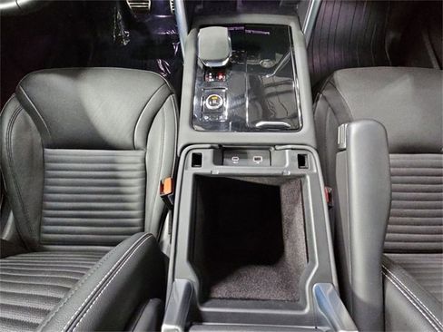 Used 2023 Land Rover Discovery S R-Dynamic image 49