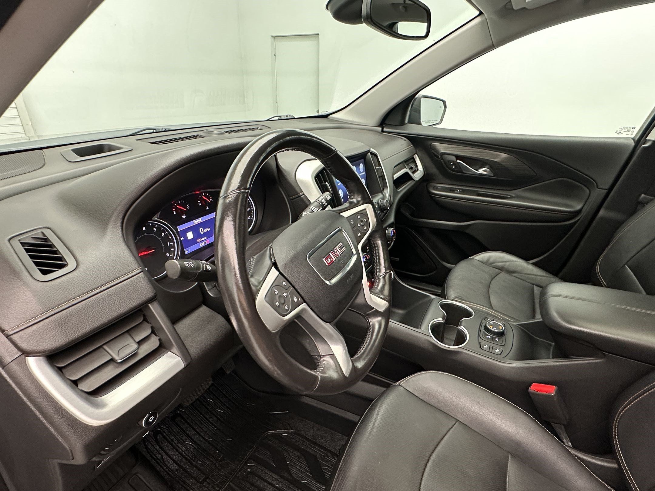 Certified 2020 GMC Terrain SLT w/ Preferred Package AWD/4WD image 4