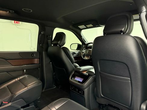 Used 2023 Lincoln Navigator L Standard Sport Utility 4D image 13
