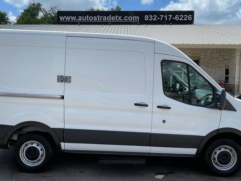 Used 2018 Ford Transit 250 130 Medium Roof RWD image 5