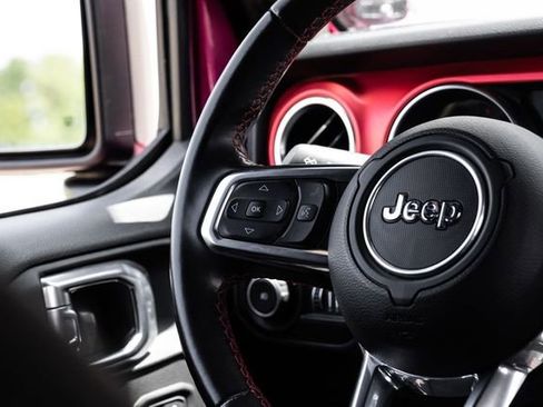 Used 2021 Jeep Wrangler Unlimited Rubicon AWD/4WD image 16