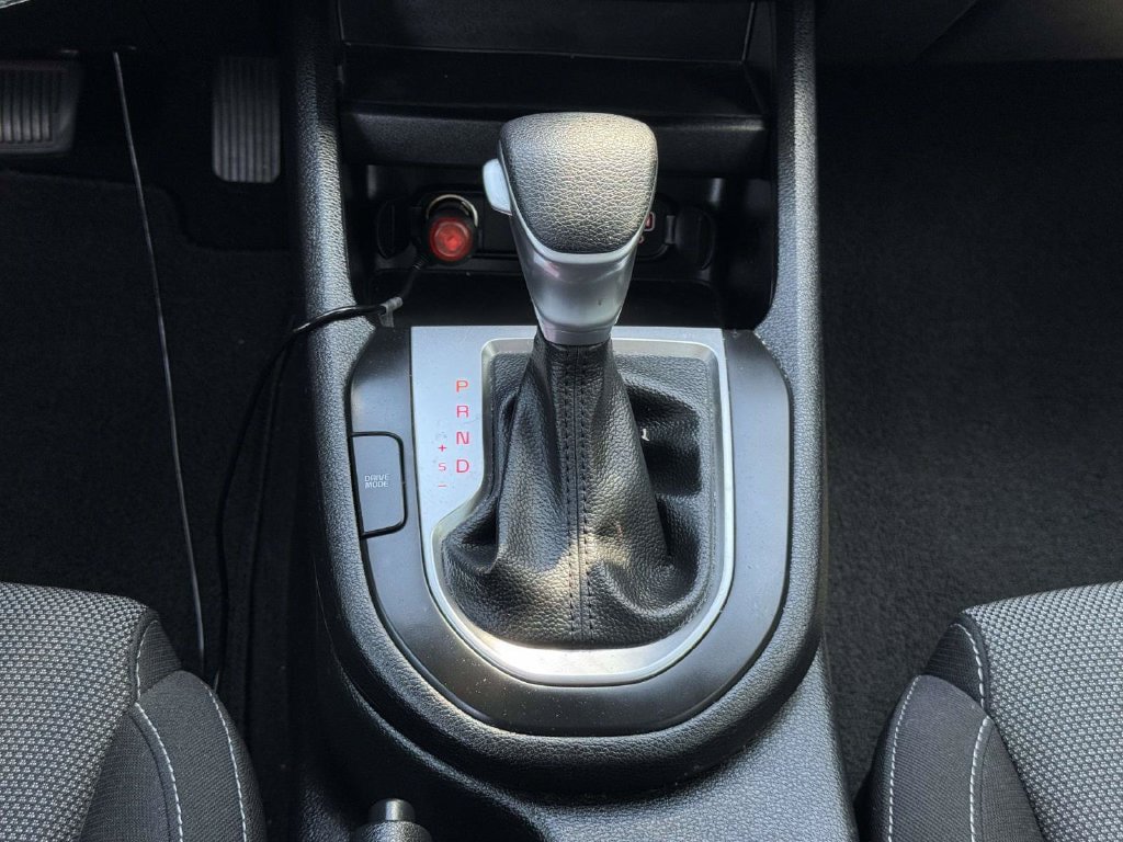 Used 2024 Kia Forte LXS w/ LXS Technology Package FWD image 8