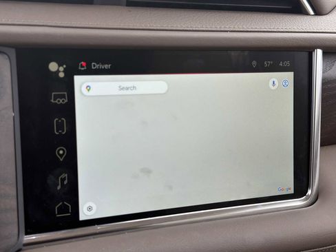 Used 2024 GMC Yukon Denali w/ Denali Reserve Package image 8