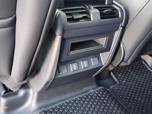 New 2026 Land Rover Defender 110 S image 34