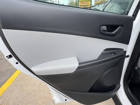 Used 2023 Hyundai Kona SE FWD image 23