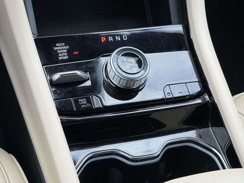 Used 2023 Jeep Grand Cherokee 4WD 4xe w/ Luxury Tech Group II image 19