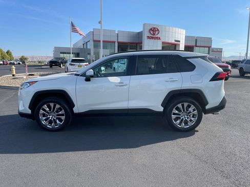 Certified 2021 Toyota RAV4 XLE Premium AWD/4WD image 6