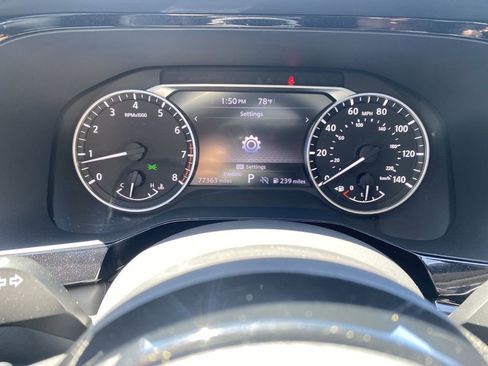 Used 2022 Nissan Pathfinder SV FWD image 12