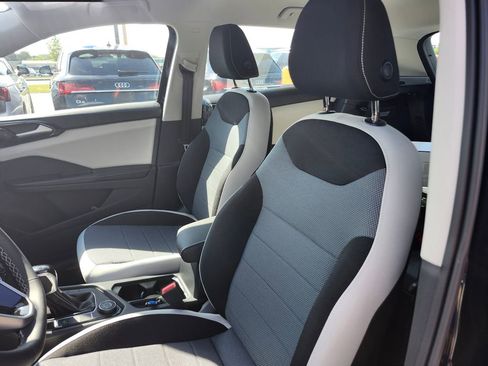 New 2025 Volkswagen Taos S image 7