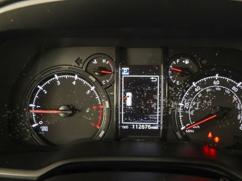 Used 2021 Toyota 4Runner SR5 Premium w/ Moonroof Package AWD/4WD image 16