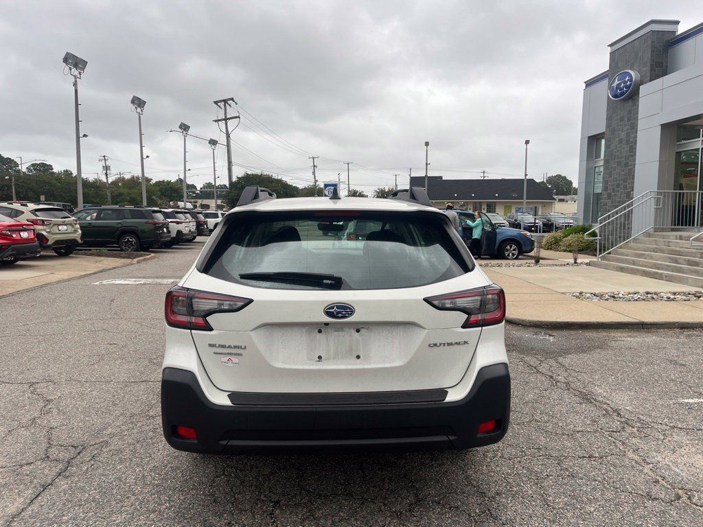 Used 2025 Subaru Outback AWD/4WD image 5