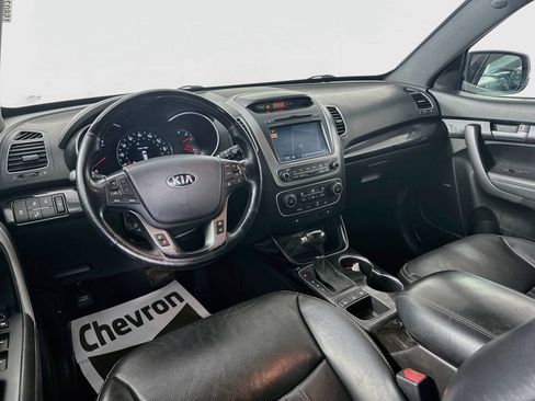 Used 2014 Kia Sorento SX w/ 3rd Row Package AWD/4WD image 22