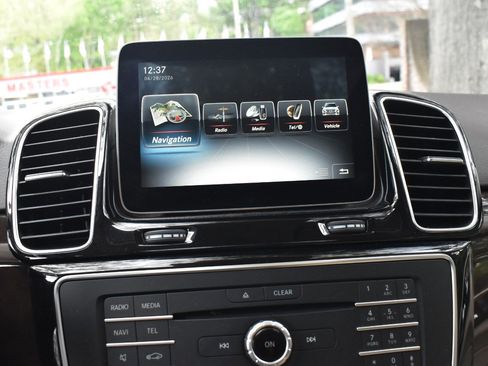 Used 2018 Mercedes-Benz GLE 350 w/ Premium 2 Package image 31