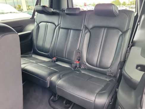 Used 2024 Jeep Wagoneer L Series II RWD image 14