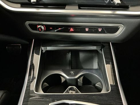 Certified 2026 BMW X7 xDrive40i w/ M Sport Package AWD/4WD image 12