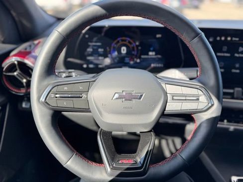 Used 2025 Chevrolet Equinox RS w/ Safety and Technology Package image 21