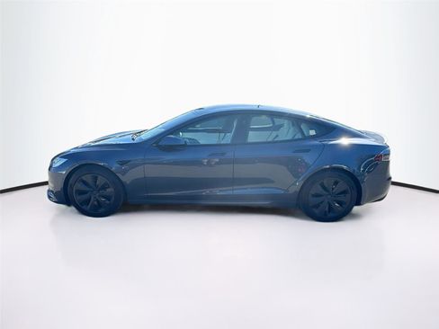 Used 2022 Tesla Model S Plaid image 4
