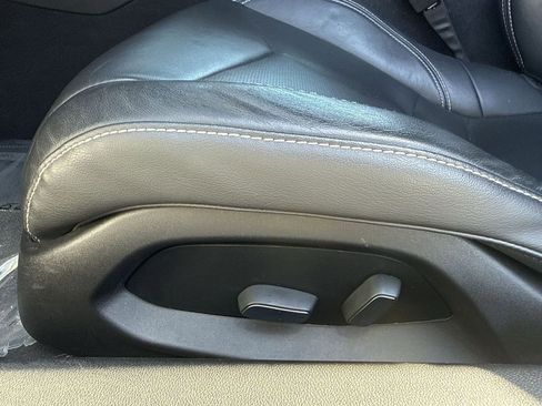 Used 2021 Chevrolet Corvette Stingray Coupe w/ Z51 Performance Package image 14