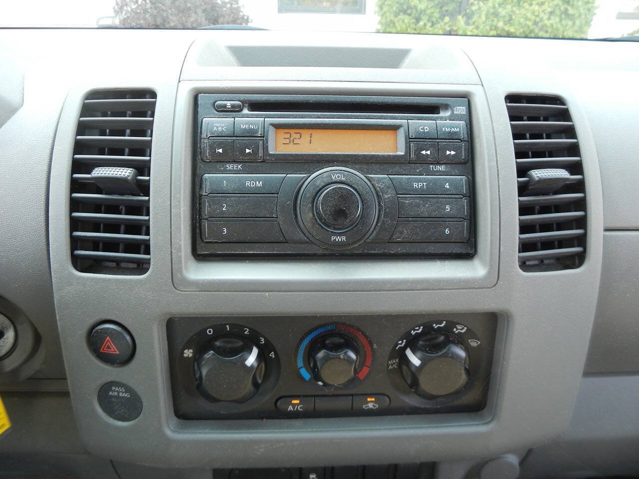 Used 2013 Nissan Frontier S RWD image 33