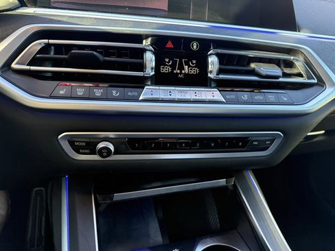 Used 2022 BMW X7 xDrive40i w/ M Sport Package image 30